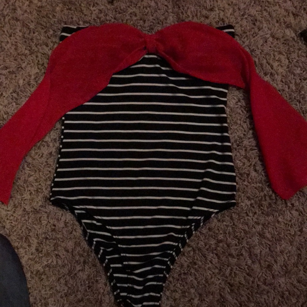 ‼️Big red bow swimsuit‼️💁🏽‍♀️ (NWOT)